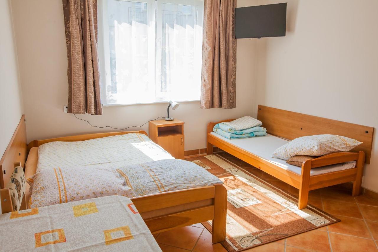 Irenka Lodge *